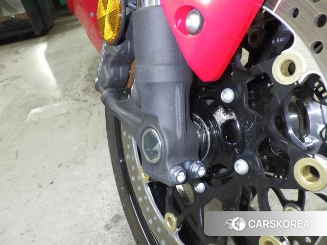 Honda CBR1000RR-R FIREBLADE id 3949952 из Японии 13