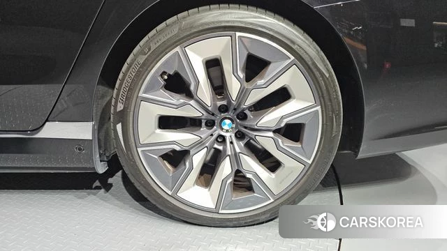 BMW i7 (G70) id 4854489 из Кореи 13