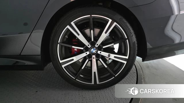 BMW 5 Series (G60) id 4480196 из Кореи 13