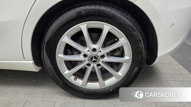Mercedes-Benz A-Class W177 id 4689079 из Кореи 13