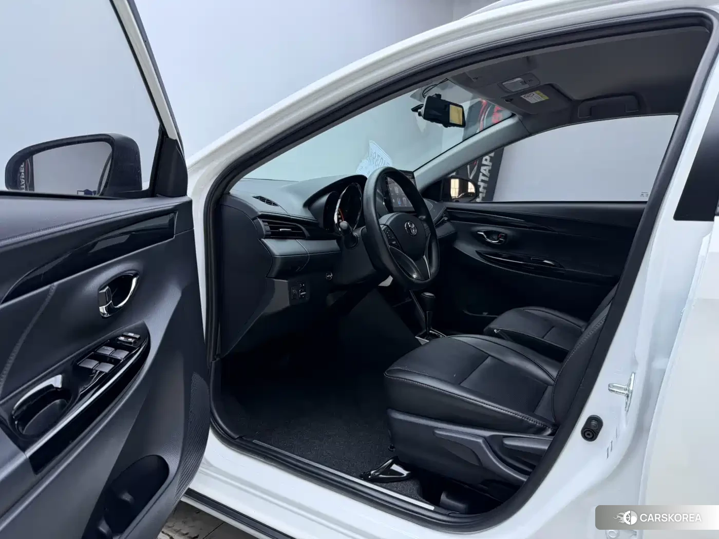 Toyota Yaris L id 4629487 из Китая 13