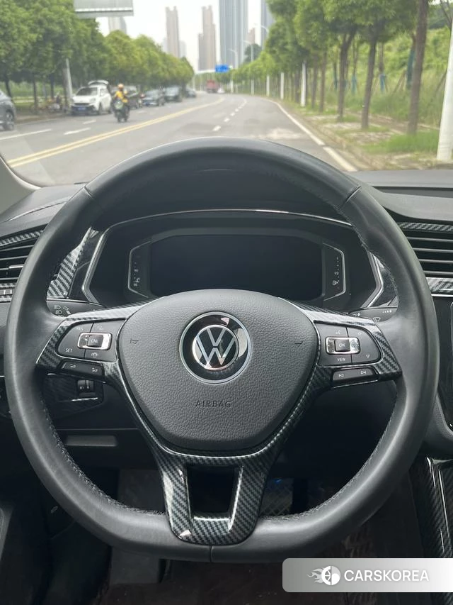 Volkswagen Tiguan L id 4387213 из Китая 13