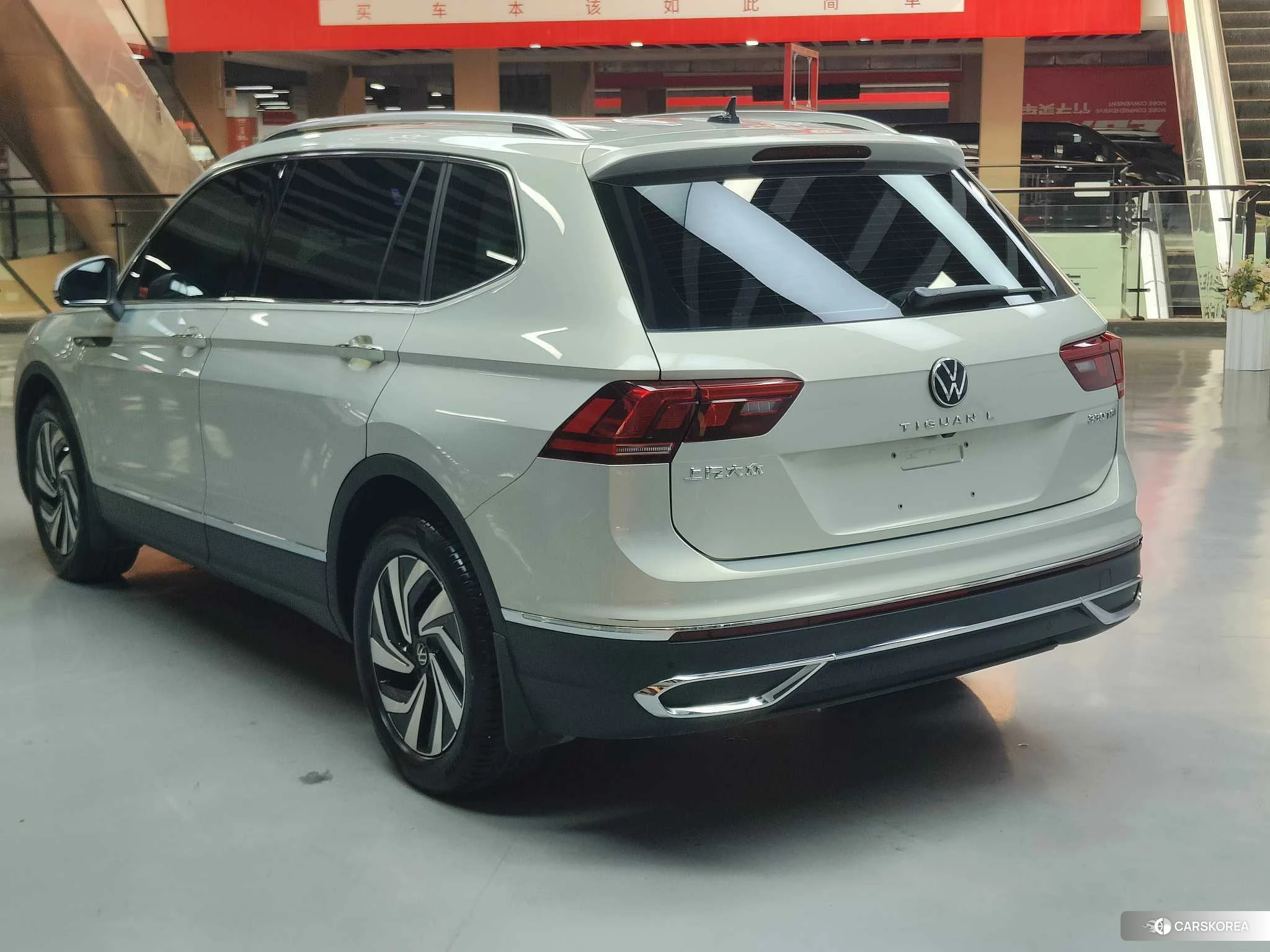 Volkswagen Tiguan L id 4420973 из Китая 13