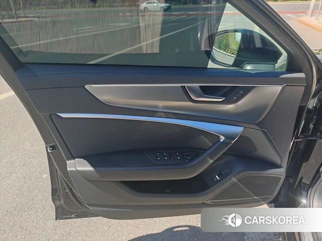 Audi A6L id 4300457 из Китая 13