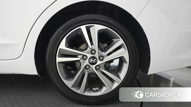 Hyundai Avante AD id 4662943 из Кореи 13