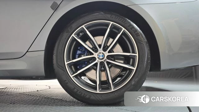 BMW 5 Series (G30) id 4792969 из Кореи 13
