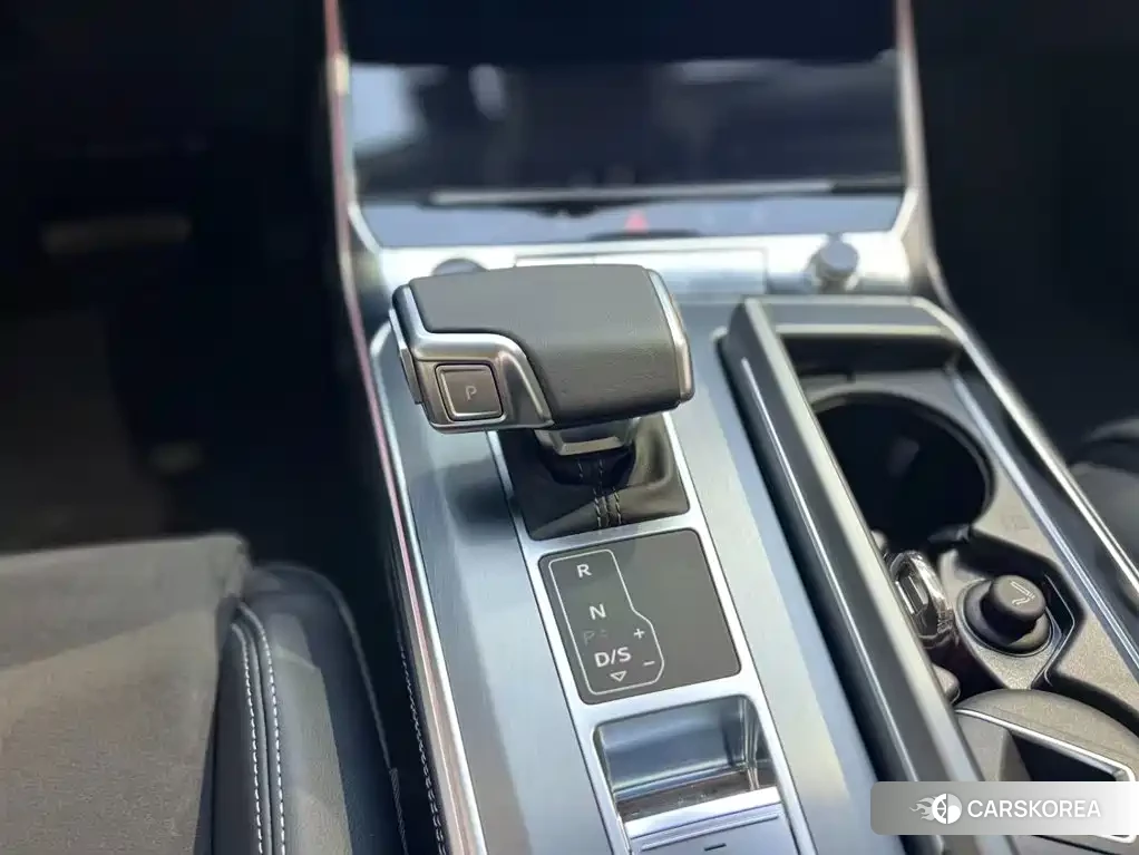 Audi A7L id 4599699 из Китая 13
