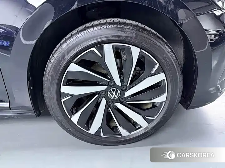Volkswagen Passat id 4685982 из Китая 13