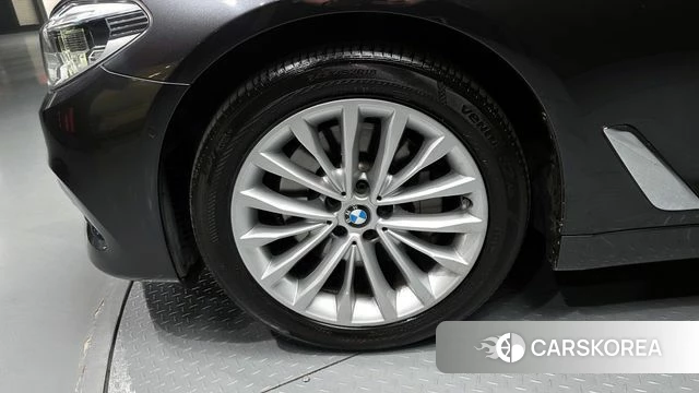 BMW 5 Series (G30) id 4331417 из Кореи 13