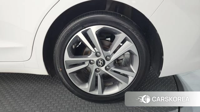 Hyundai Avante AD id 4397985 из Кореи 13