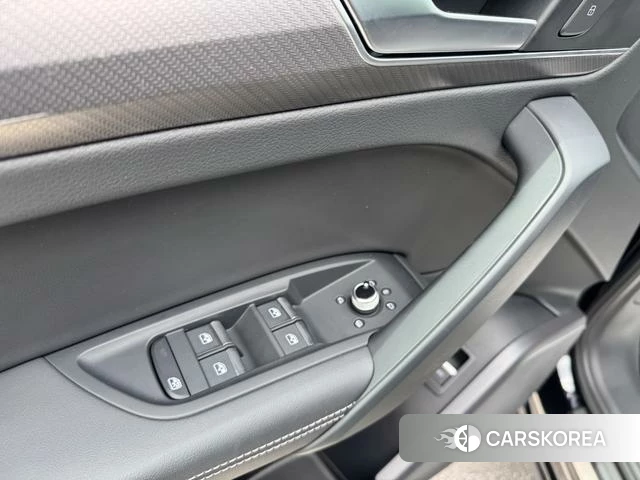 Audi Q5L id 4329241 из Китая 13