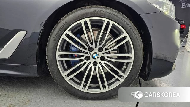BMW 5 Series (G30) id 4794565 из Кореи 13