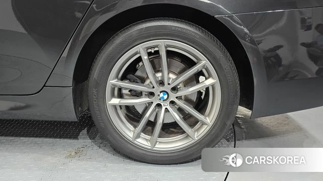 BMW 5 Series (G30) id 4765564 из Кореи 13