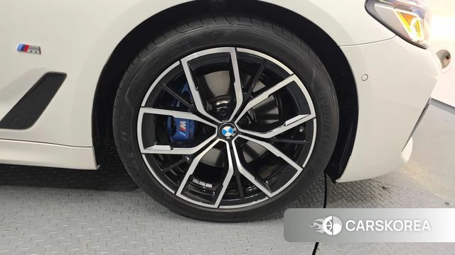 BMW 5 Series (G30) id 4591438 из Кореи 13