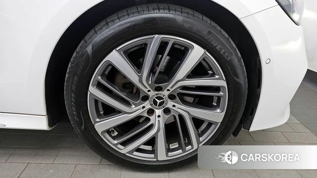 Mercedes-Benz E-Class W214 id 4194364 из Кореи 13