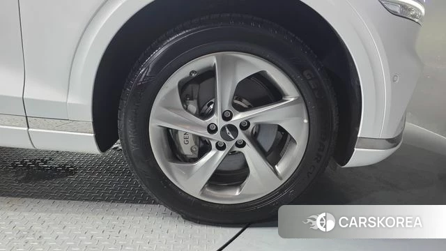 Genesis GV70 id 4589943 из Кореи 13