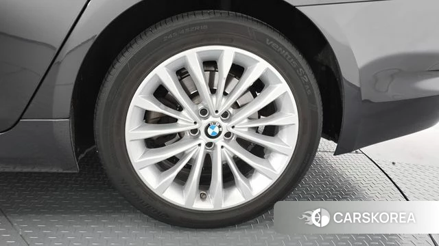 BMW 5 Series (G30) id 4397031 из Кореи 13