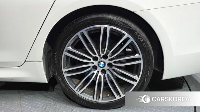 BMW 5 Series (G30) id 4410773 из Кореи 13