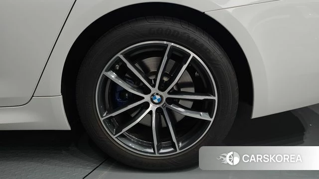 BMW 5 Series (G30) id 4528818 из Кореи 13