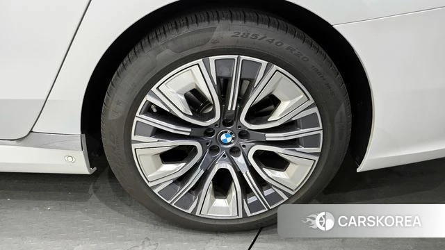 BMW 7 Series (G70) id 4302961 из Кореи 13