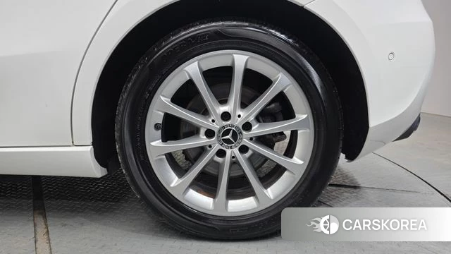 Mercedes-Benz A-Class W177 id 4619978 из Кореи 13