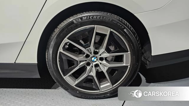 BMW 5 Series (G60) id 4584599 из Кореи 13
