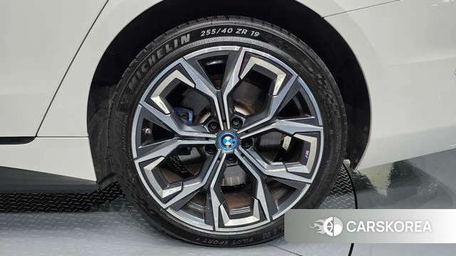 BMW i4 id 4740131 из Кореи 13
