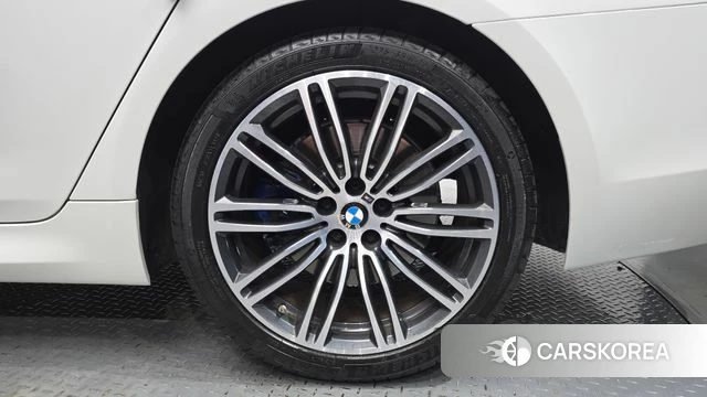 BMW 5 Series (G30) id 4482839 из Кореи 13