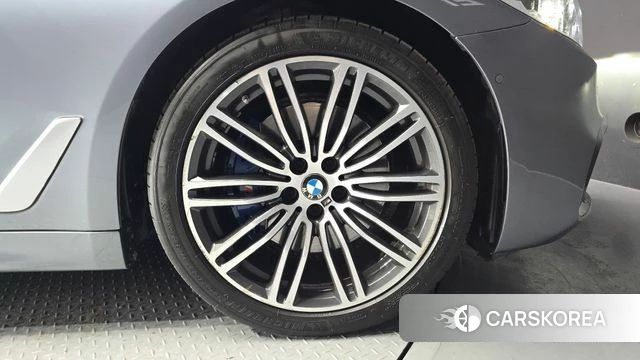 BMW 5 Series (G30) id 4196792 из Кореи 13