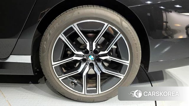 BMW 7 Series (G70) id 4223108 из Кореи 13