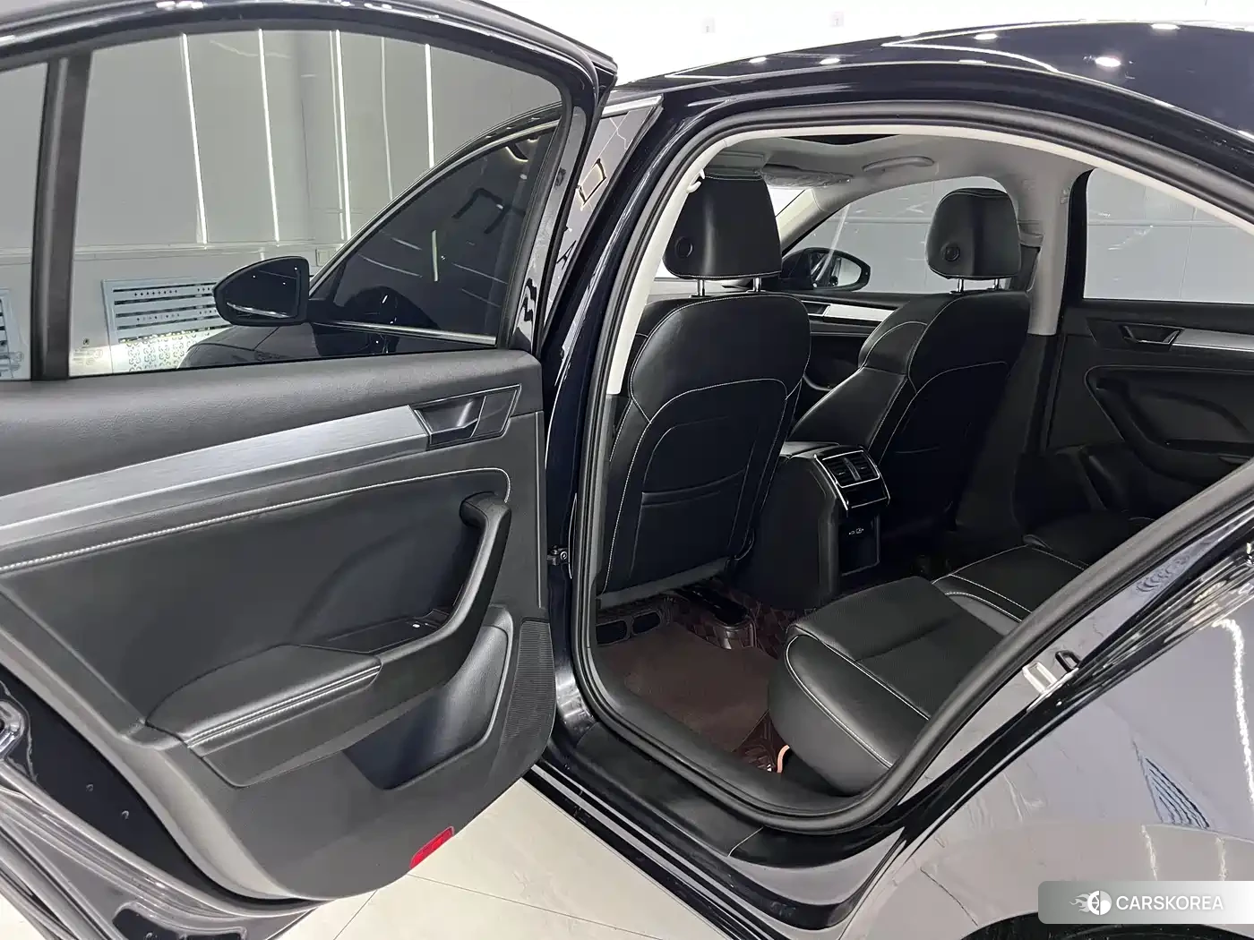 Skoda Superb id 4649290 из Китая 13