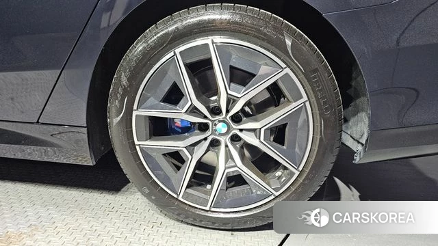 BMW 5 Series (G60) id 4291744 из Кореи 13