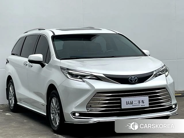 Toyota Saina id 4260180 из Китая 13