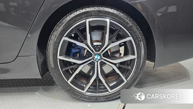 BMW 5 Series (G30) id 4641928 из Кореи 13
