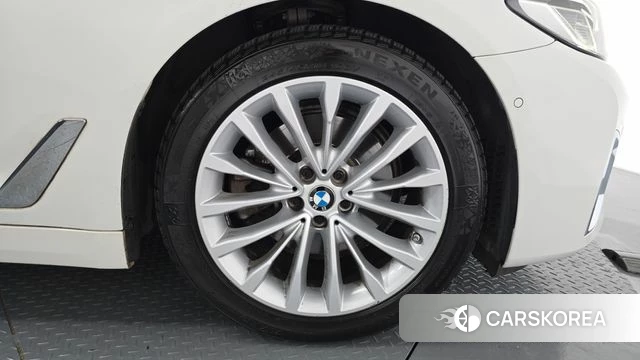 BMW 5 Series (G30) id 4401747 из Кореи 13