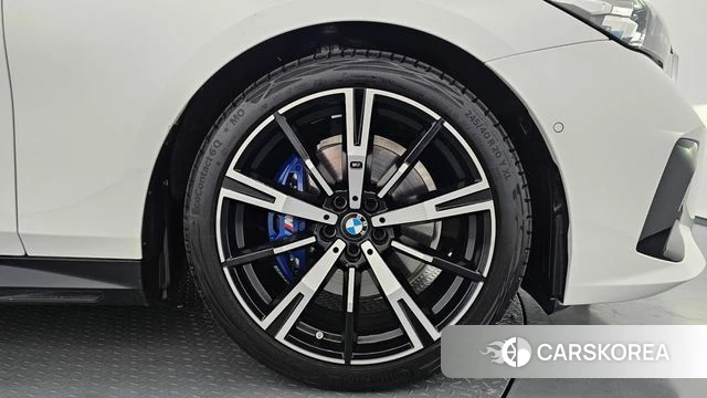 BMW 5 Series (G60) id 4505457 из Кореи 13