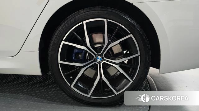 BMW 5 Series (G30) id 4268366 из Кореи 13