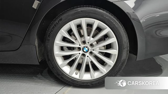 BMW 5 Series (G30) id 4384437 из Кореи 13