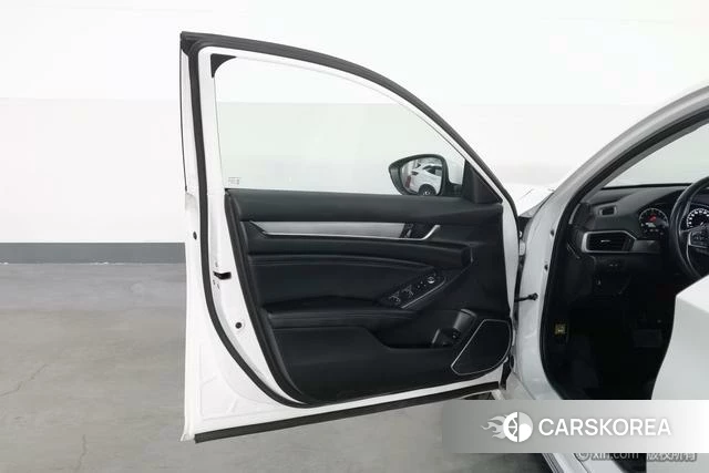 Honda Accord id 4297786 из Китая 13