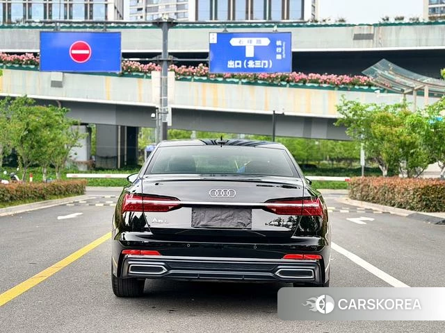 Audi A6L id 4300993 из Китая 13