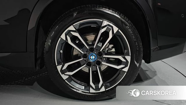BMW iX1 (U11) id 4493817 из Кореи 13