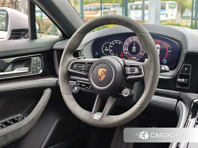 Porsche Panamera id 3957704 из Китая 13