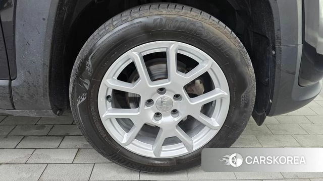 Jeep Renegade id 4759631 из Кореи 13