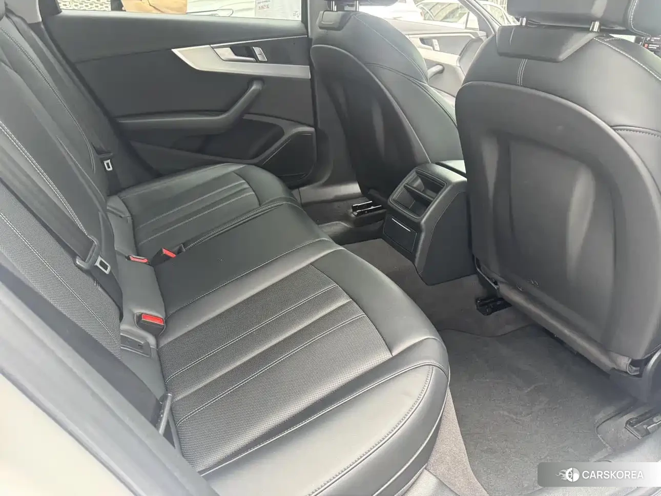 Audi A4L id 4679606 из Китая 13