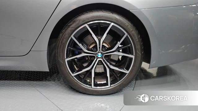 BMW 5 Series (G30) id 4540951 из Кореи 13