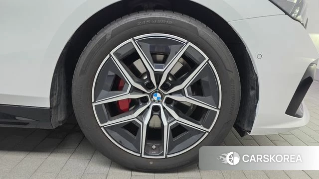 BMW 5 Series (G60) id 4407753 из Кореи 13