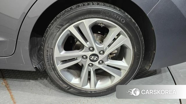 Hyundai Avante AD id 4508698 из Кореи 13