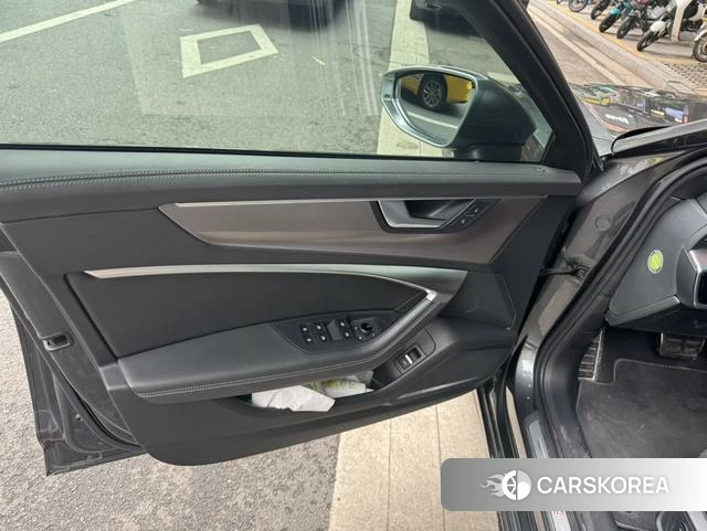 Audi A6L id 4335299 из Китая 13