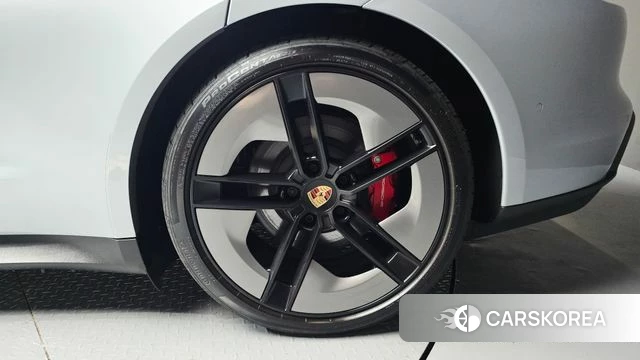 Porsche Taycan id 4354024 из Кореи 13
