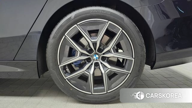 BMW 5 Series (G60) id 4691104 из Кореи 13